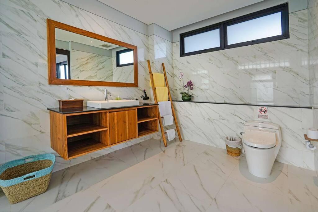 Grand Villa Uluwatu Ungasan Exteriör bild