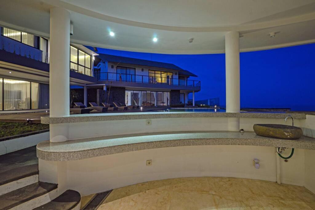 Grand Villa Uluwatu Ungasan Exteriör bild
