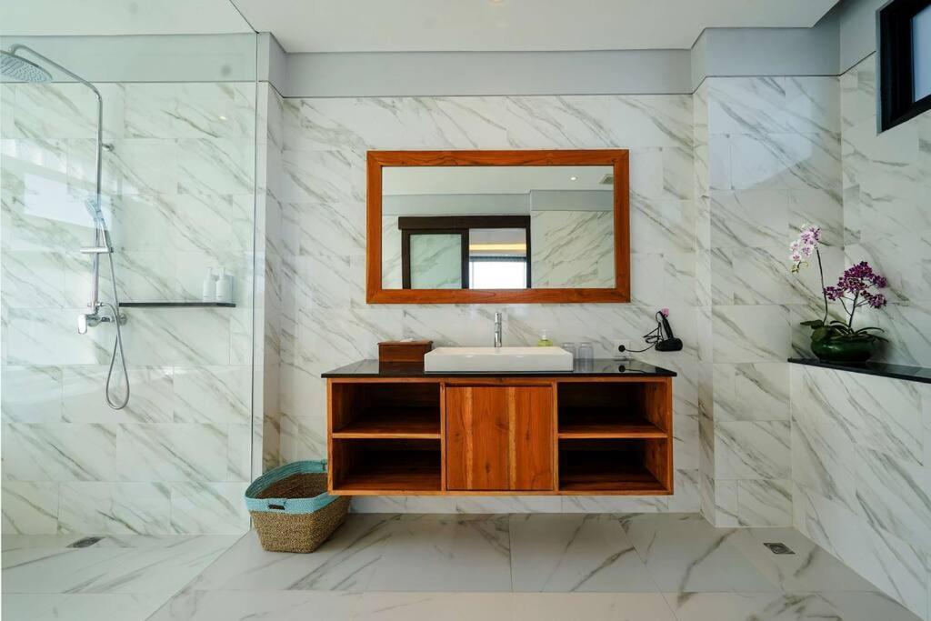 Grand Villa Uluwatu Ungasan Exteriör bild