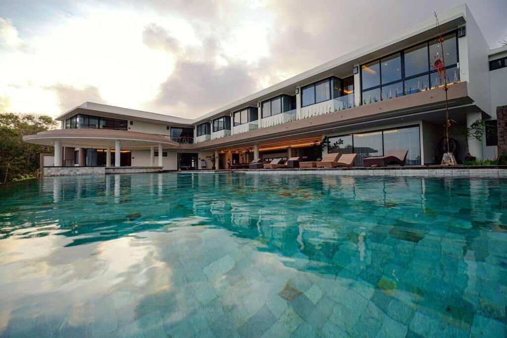 Grand Villa Uluwatu Ungasan Exteriör bild